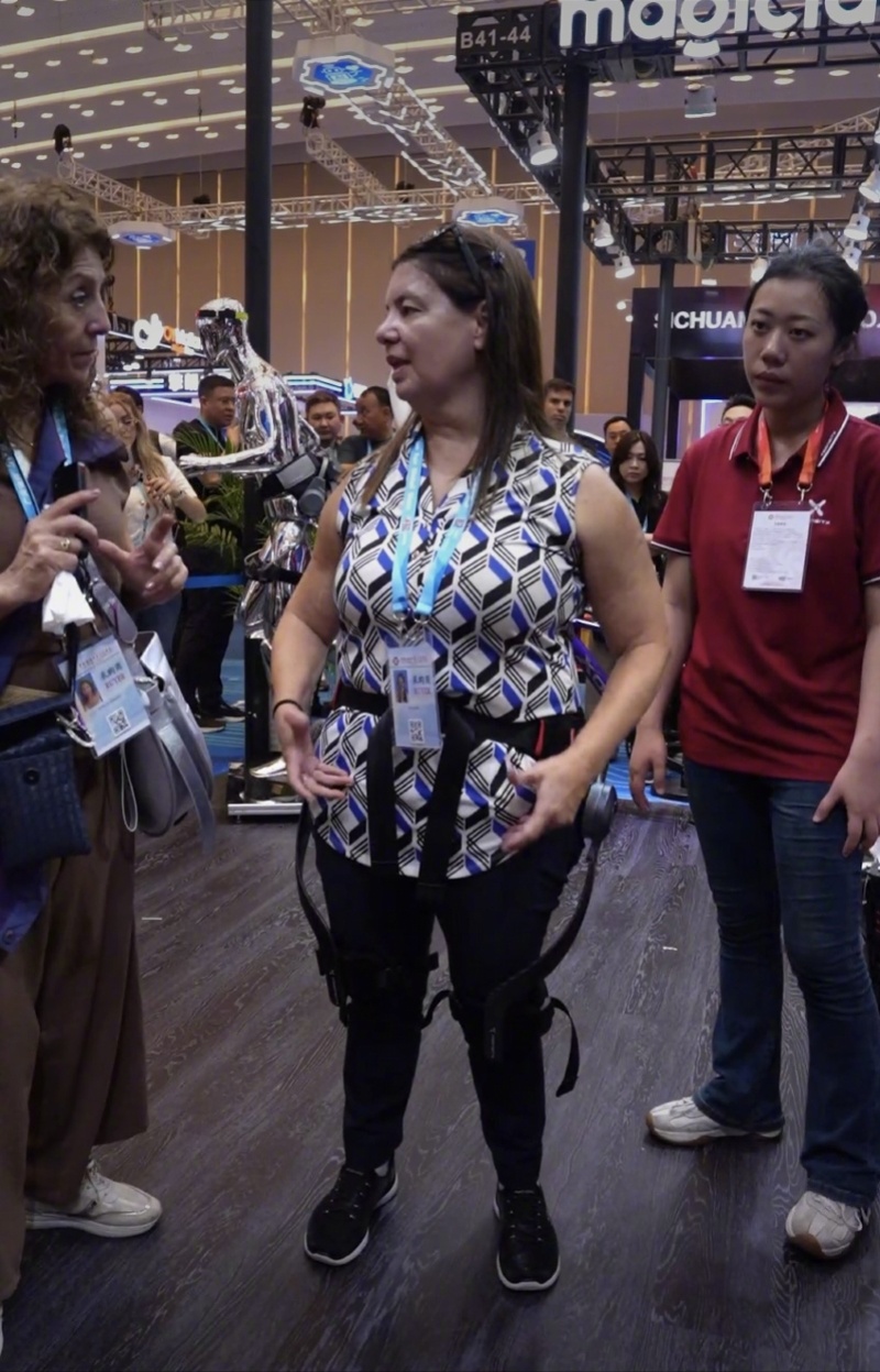 #中国外骨骼让外籍残障者站起来#【对话让外籍残障者站立的外骨骼厂家：通过广交会展