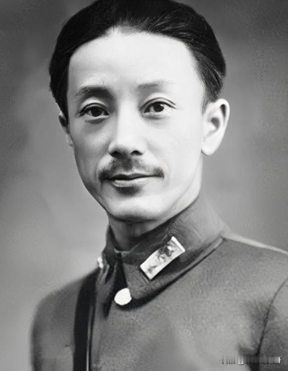 1949年，成都解放前夕，国军上将孙震携带数百两黄金飞逃台湾，临走时将部队交给侄