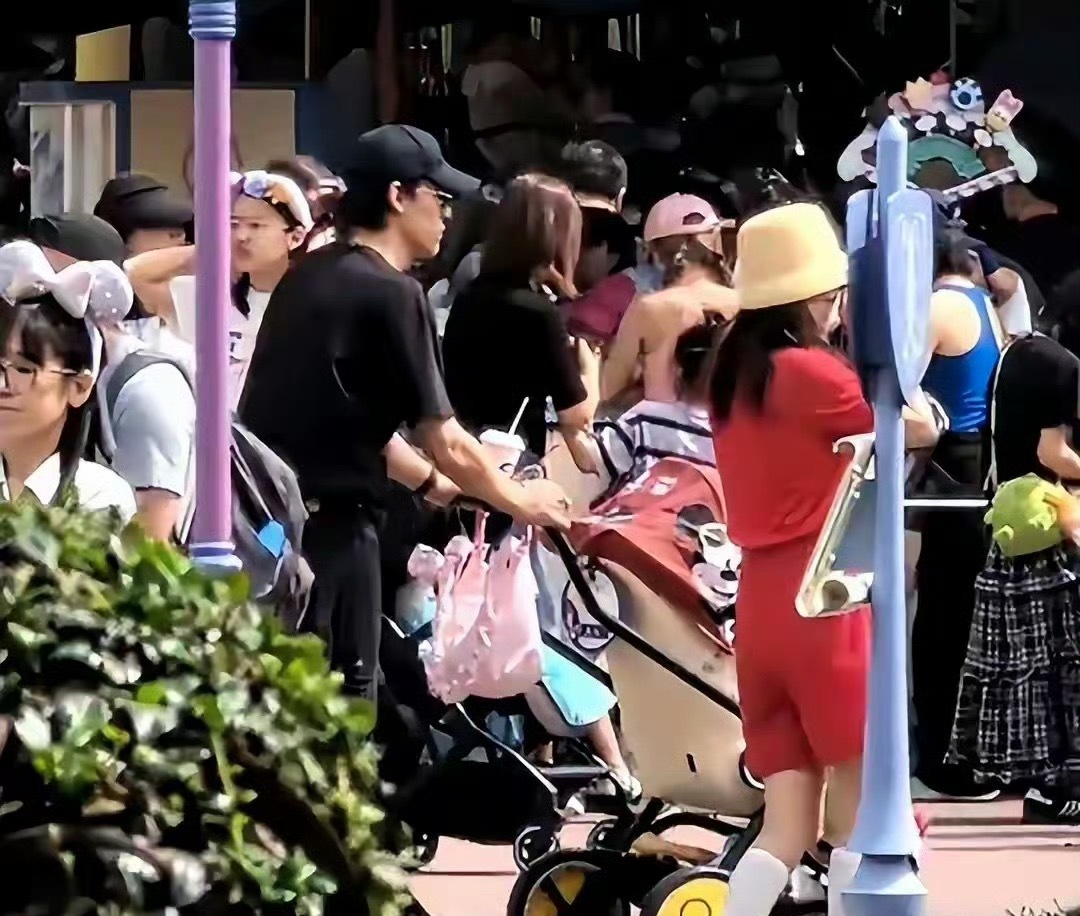 张雨剑吴倩同游港迪！6岁女儿高鼻梁、大眼睛，一双大长腿像妈妈 