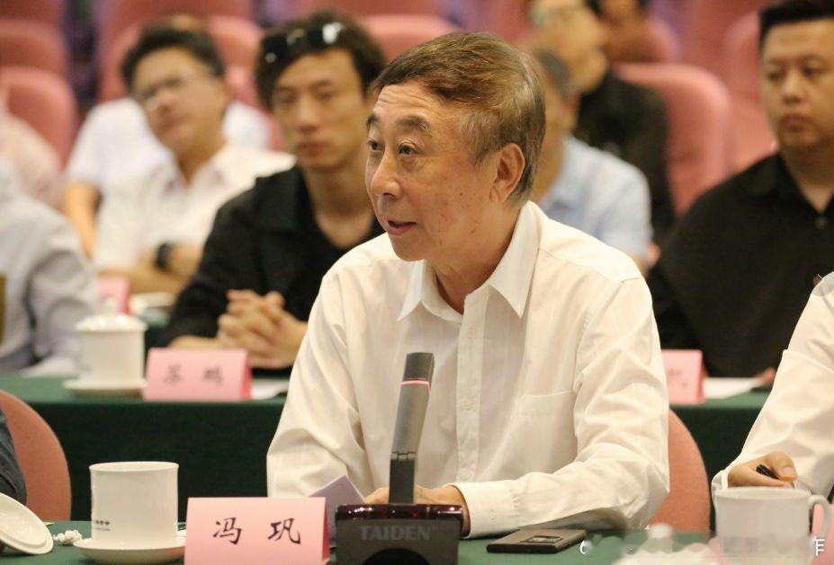 《潜伏》不是要翻拍电影么，笔者推荐一位非常适合演站长吴敬中的演员—— ​​​