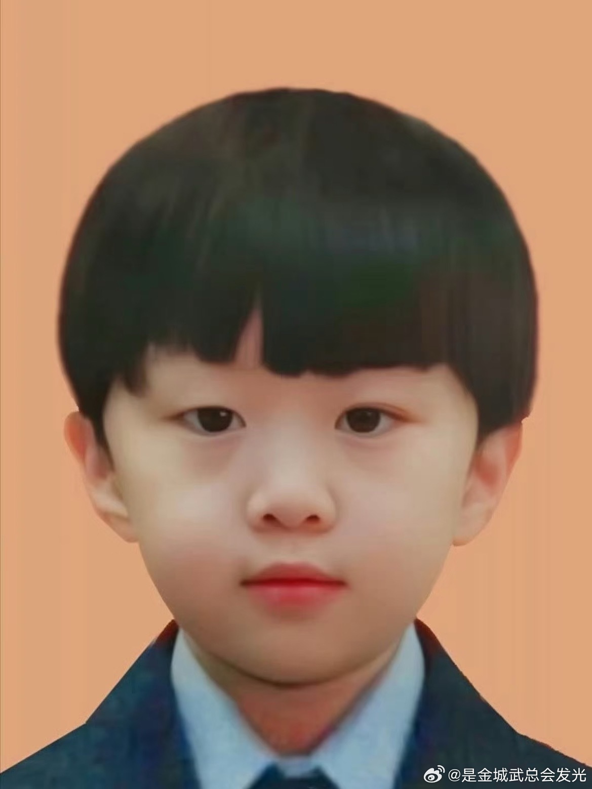 现在范丞丞才多少岁啊哈哈哈，原来黄晓明那么早时候就认识锅盖头的范丞丞了黄晓明范丞