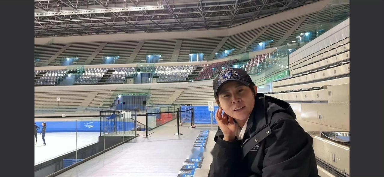 2006，都灵，初登顶峰。
2026，都灵，故地重游。

王濛重回都灵那段视频看