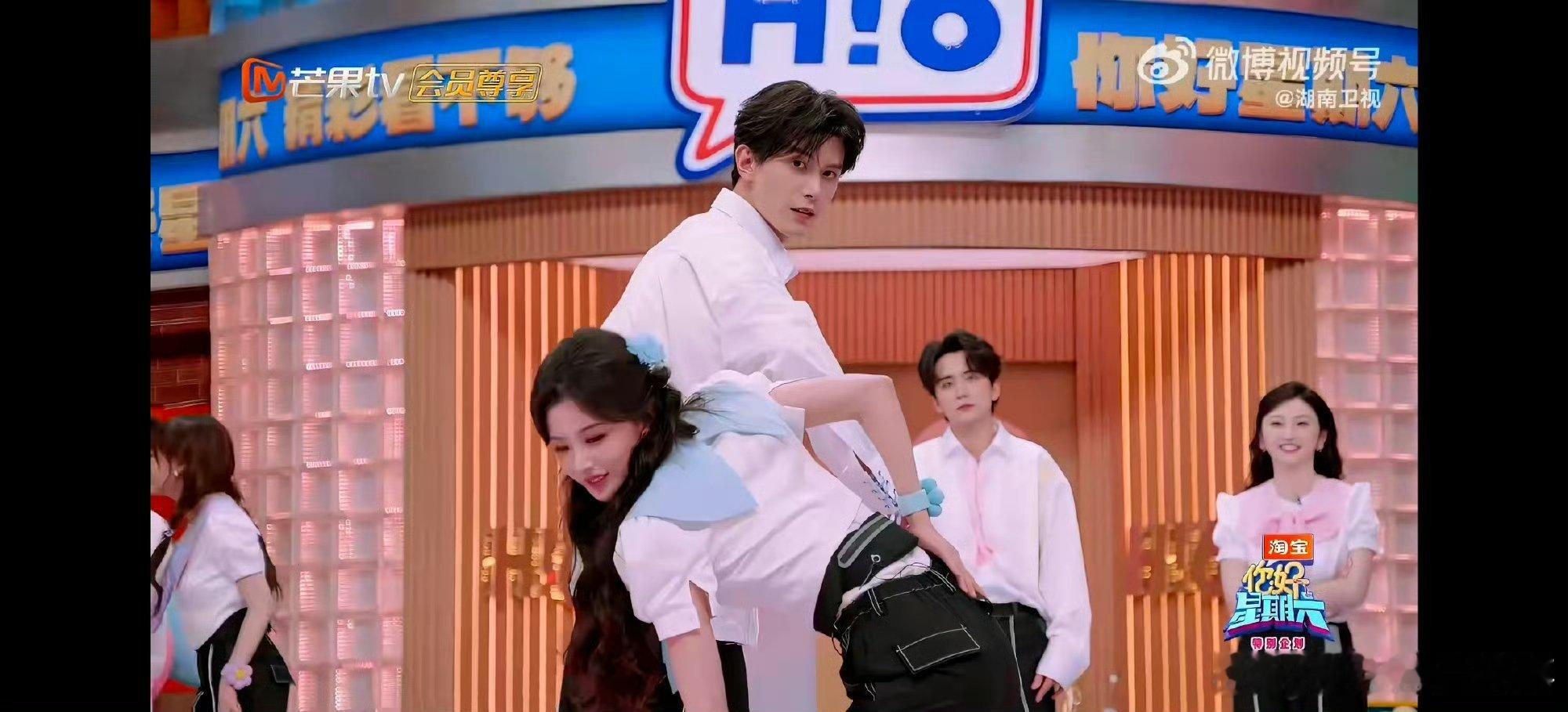 孔雪儿邓凯双人舞整齐度邓凯跳舞反差萌你好星期六谁还没看孔雪儿邓凯这段SexyBa