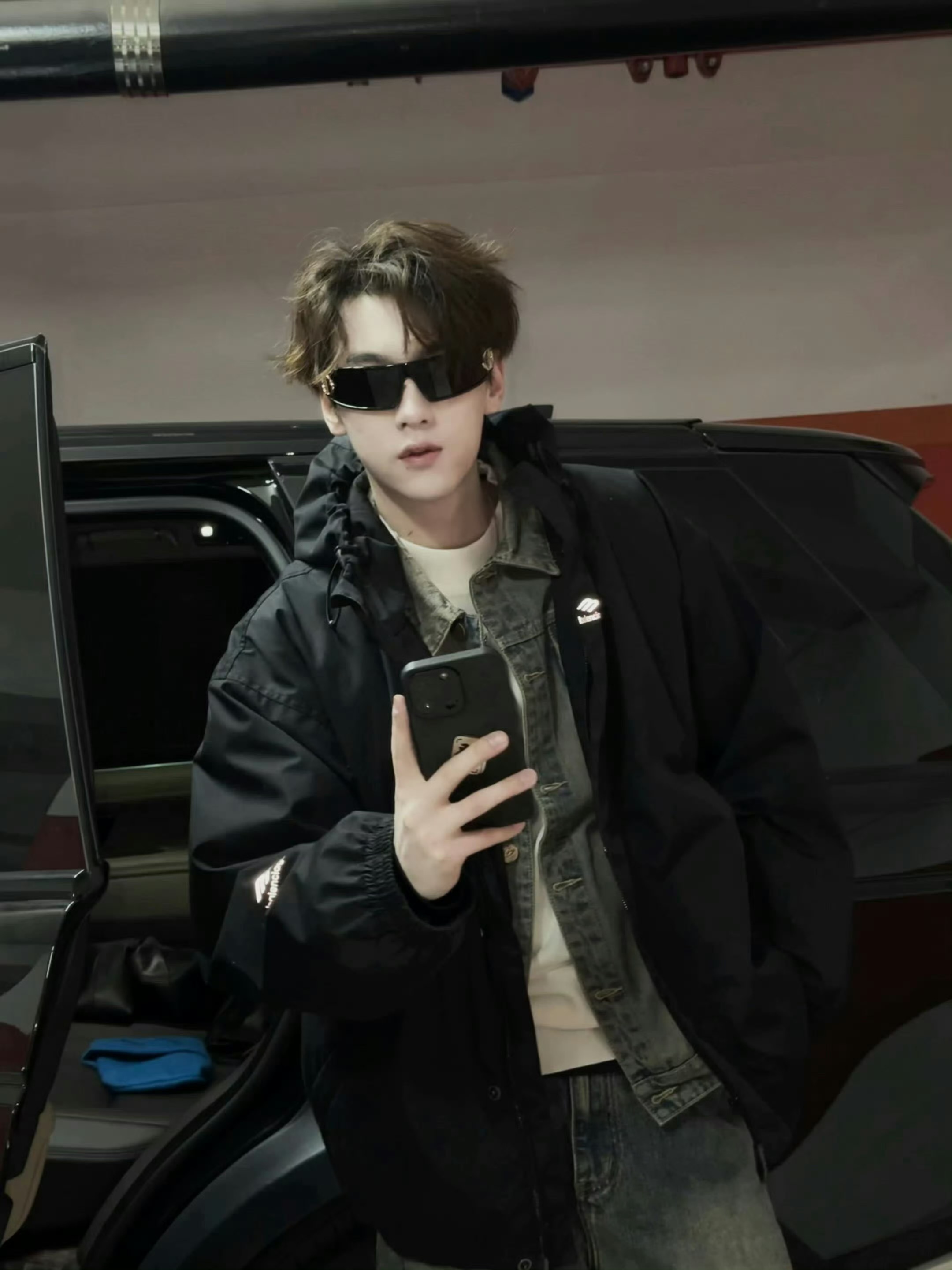 田栩宁｜此男对镜拍这一块完全硬帅！贵卡的程度每一张都好爱！超期待今晚直播见