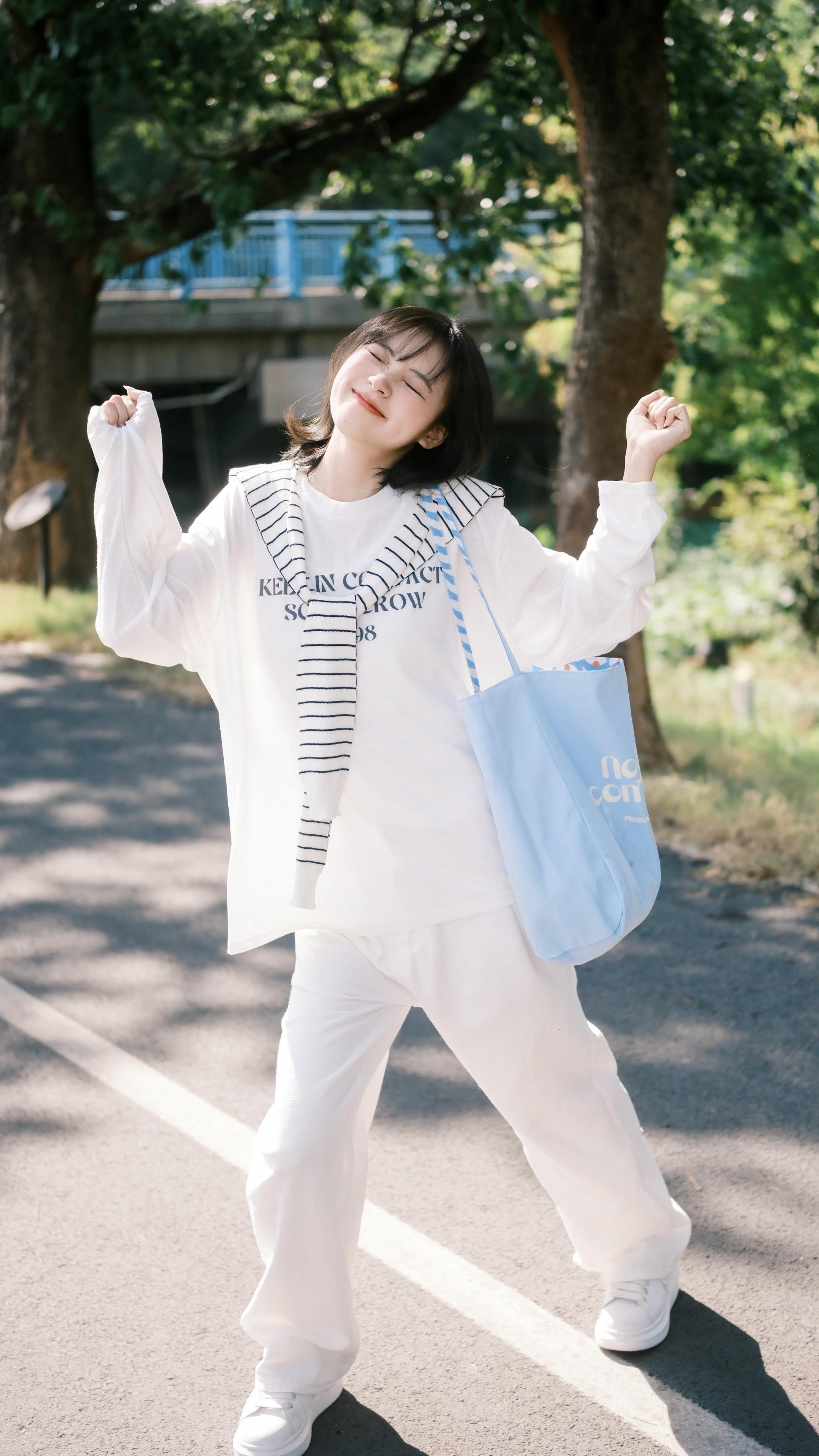 生动比漂亮更重要✨。🌟富士机内参数 滤镜：NC 白平衡：白色优先 曲...