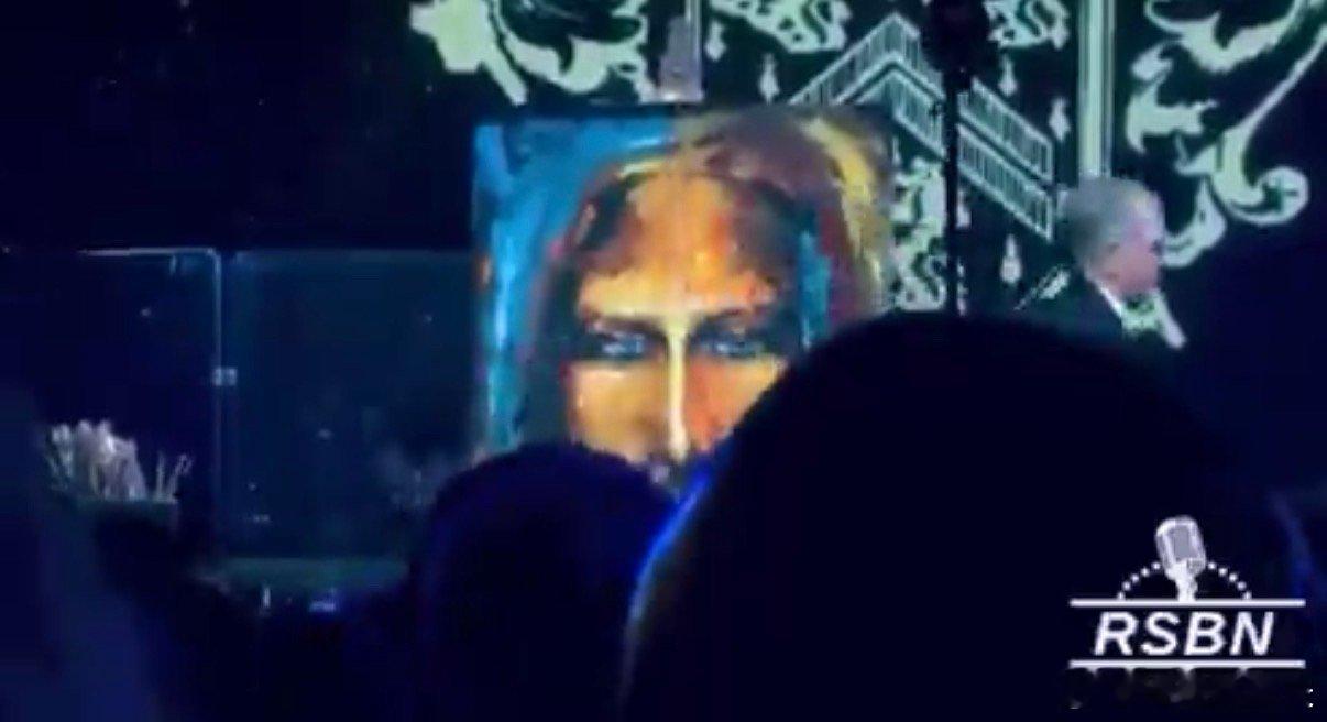 ‼️特朗普在海湖庄园新年夜拍卖肖像画，成交价275万美元，所得款项将捐给圣裘德儿