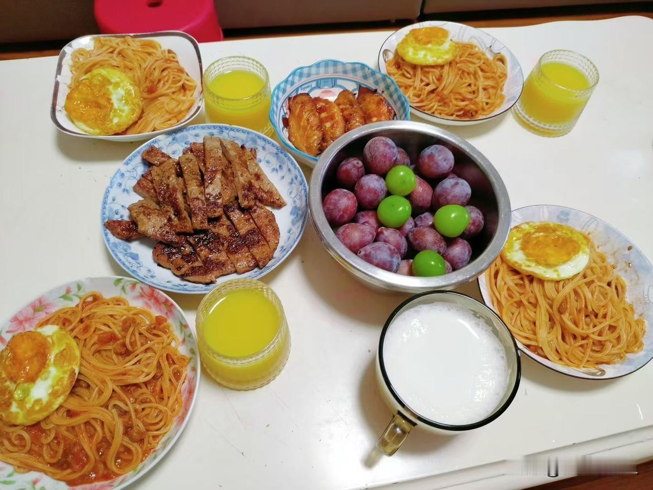 秋日生活打卡季开学第一天，弄点营养早餐给孩子，也庆祝一下神兽归笼，终于解放了！自