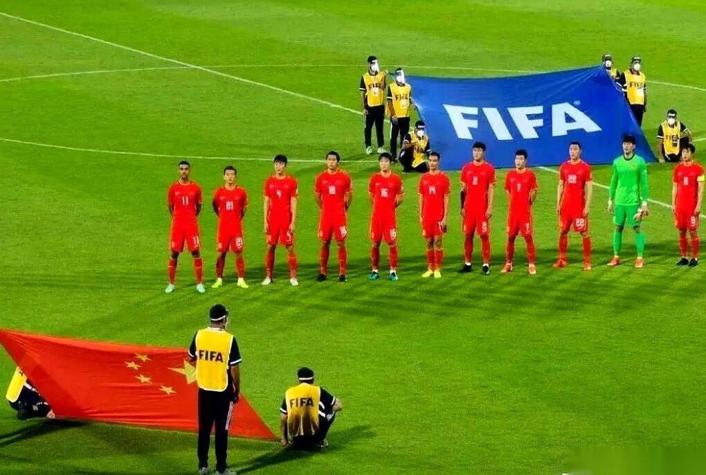 土伦杯。
齐达内、C罗、贝克汉姆，这些名字当年就是从这儿被世界记住的。
现在，轮