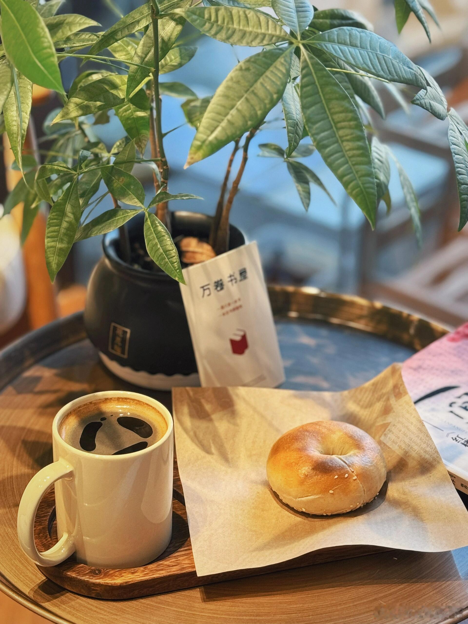 享受咖啡☕️慢生活｜周末愉快哦～[心] ​​​