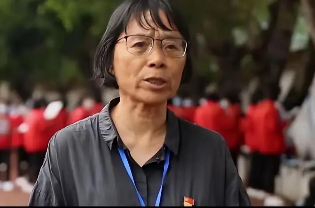 想法和做法都太偏激了，为什么就不能男孩子和女孩子一起教？张桂梅校长面对这样的质疑