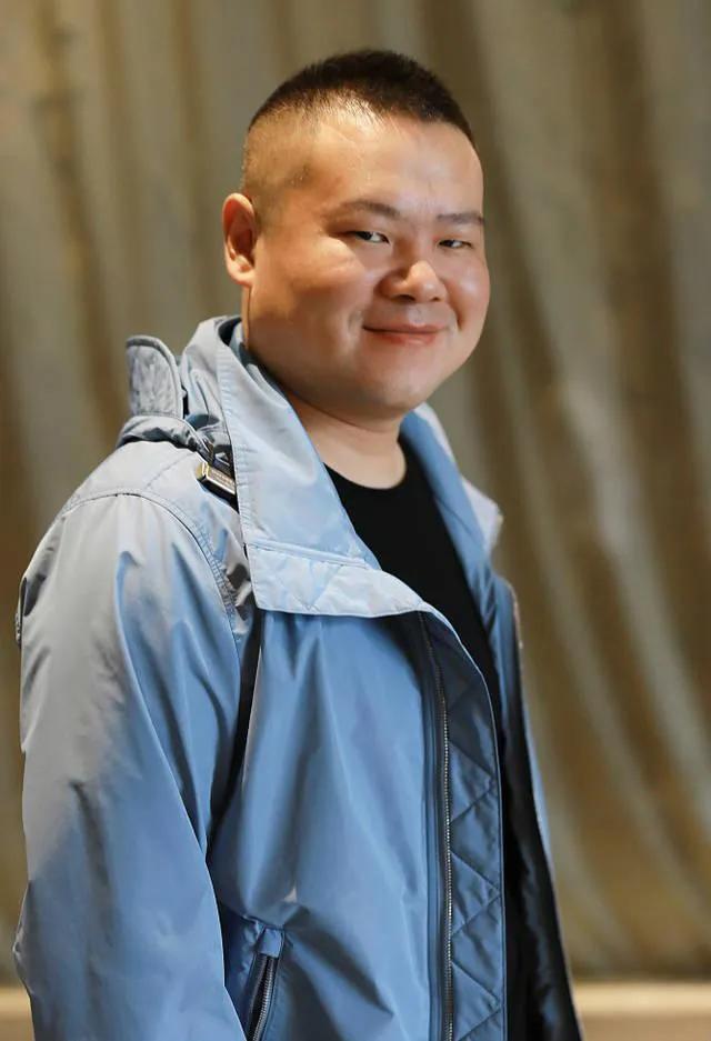 演员，岳云鹏说，拍《满江红》我和沈腾的一场戏，我看见“瑶琴”挂在哪儿，我就装死，