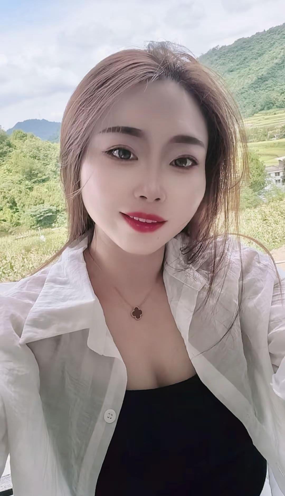 人在不同的时间，想要的东西本就不一样。人生没有必须，没有一定，随心随缘，便是最好
