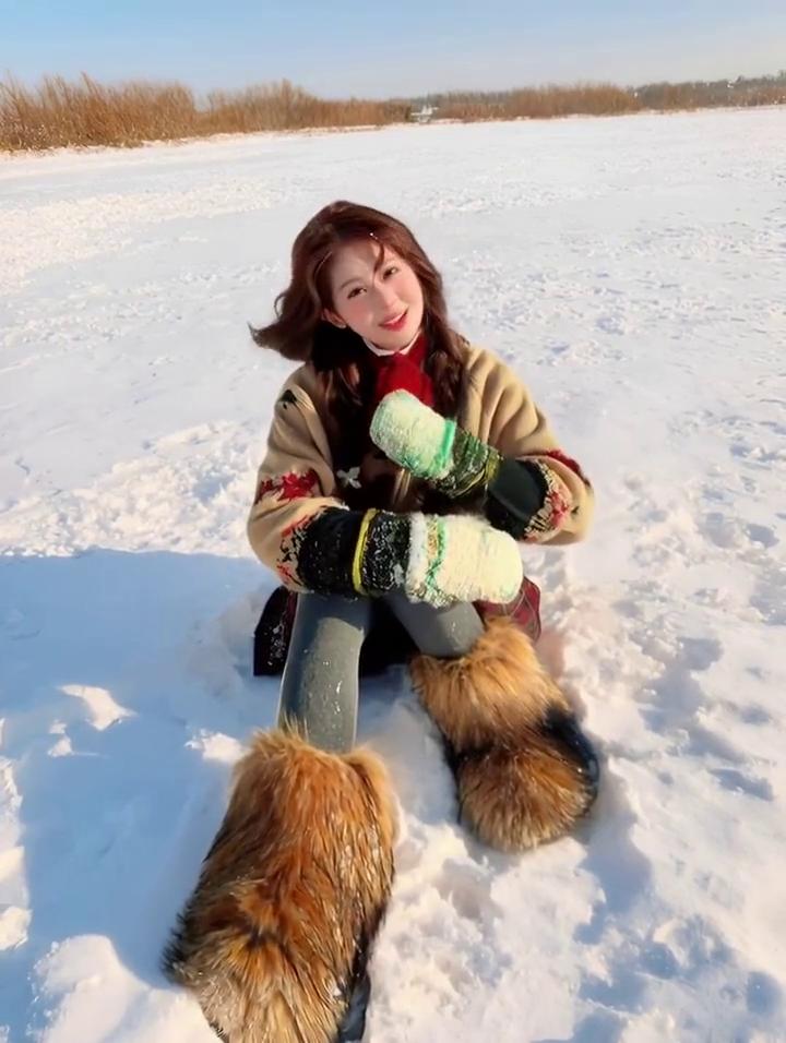 有脾气就发出来，谁难受谁受着，凭什么委屈自己去迁就别人？被压榨、被打压、被否定、