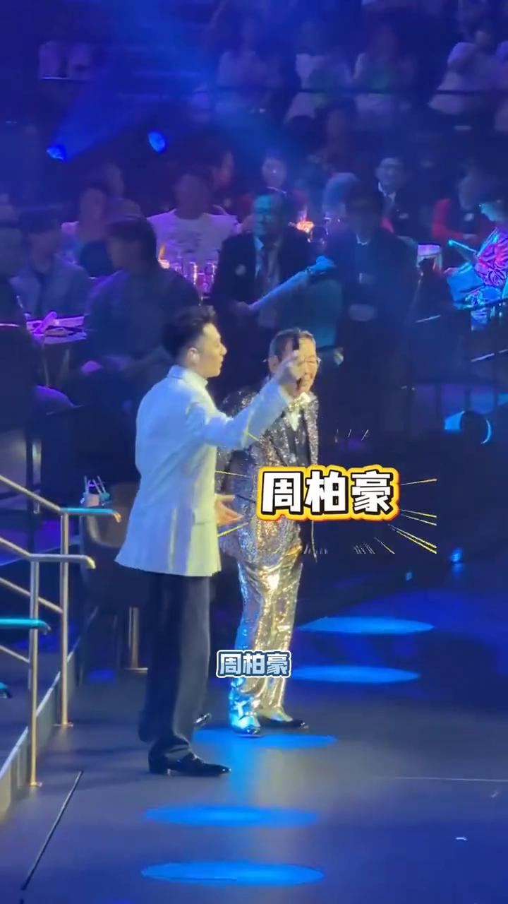 本以为只是参加老爷爷的寿宴，结果看到了香港娱乐圈半壁江山。博主抢了特价机票来看香