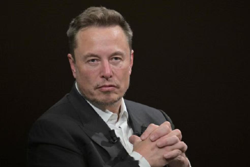 随着 SpaceX 推进 IPO，华尔街担忧特斯拉面临"马斯克注意力分流"。分析