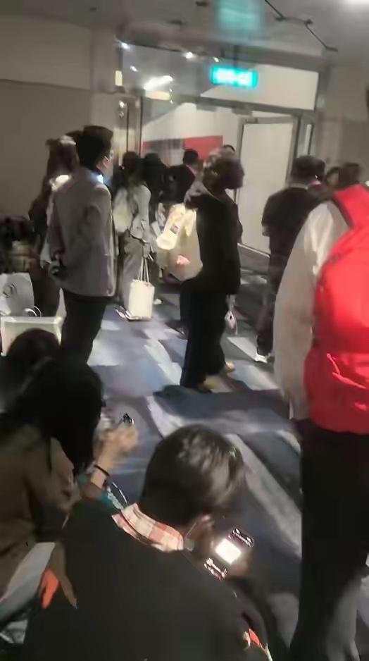 常州机场，女子喊“飞机要爆炸”致跑道上飞机折返？航司回应：紧急排查3小时后复飞