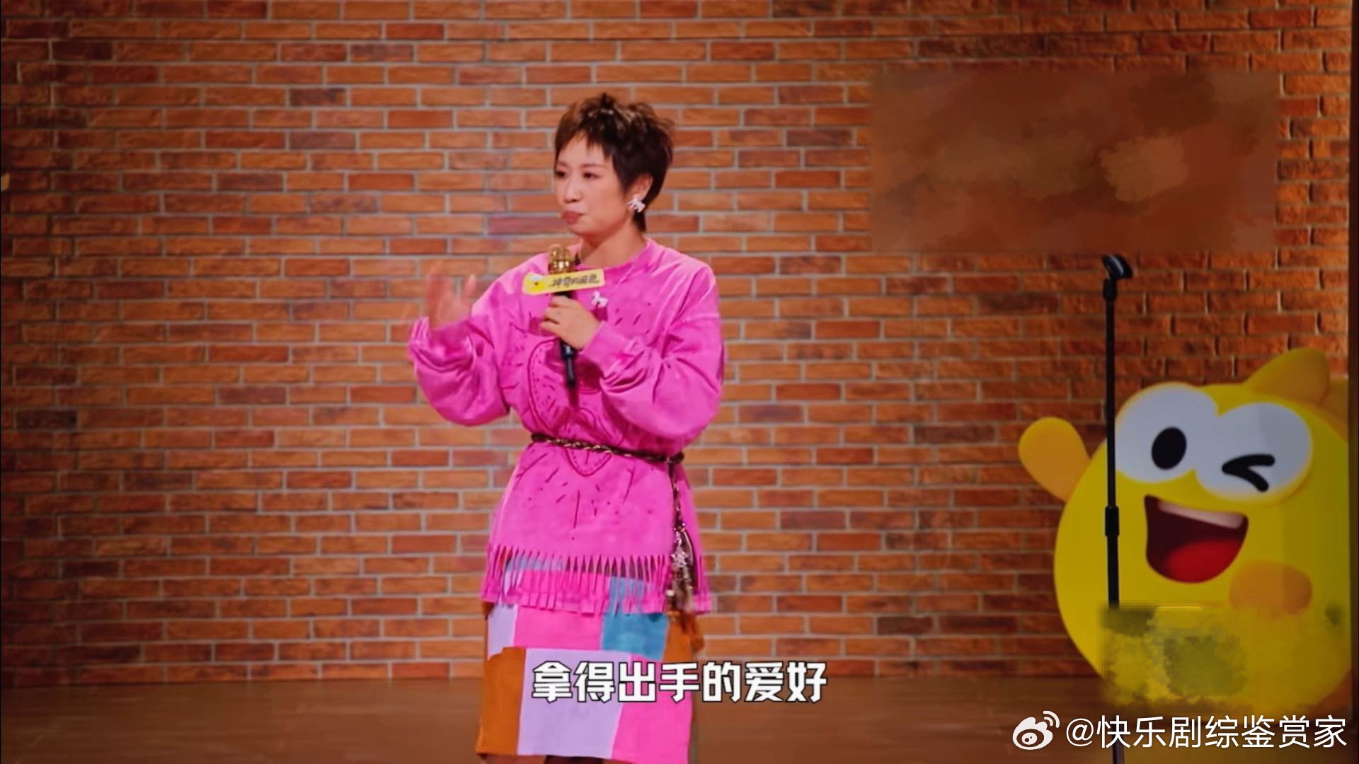 小鹿说滑雪为了人设在骂谁呢不好笑就露宿街头这两年冬天滑雪确实火，朋友圈一堆晒照的