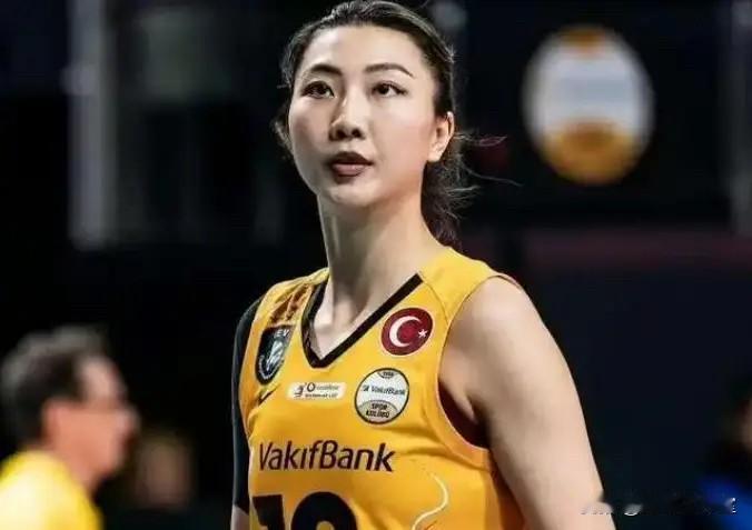 对于中国女排24人大名单的分析

这24人基本是一个全青年队的阵容，相对于其他国