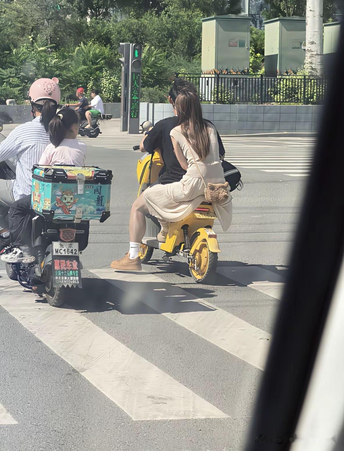 老天呐，看了三遍，才反应过来！[赞][我想静静][我想静静]