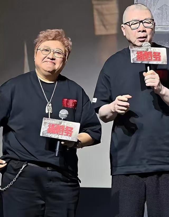 知名歌手韩红为好友冯小刚新片站台，一句“北京兄弟姐妹走个面儿”的真诚呼吁，为何瞬