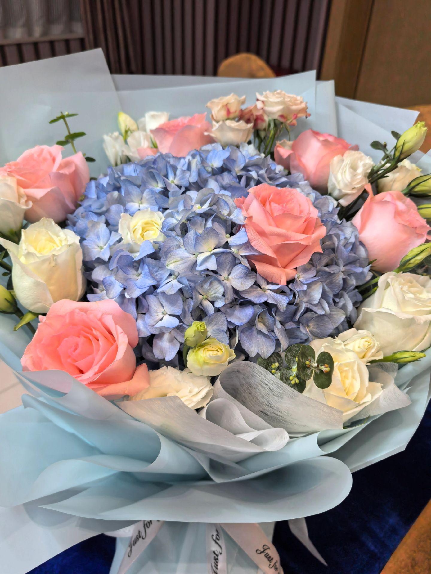 收到花啦，明天考试的同学加油哇。