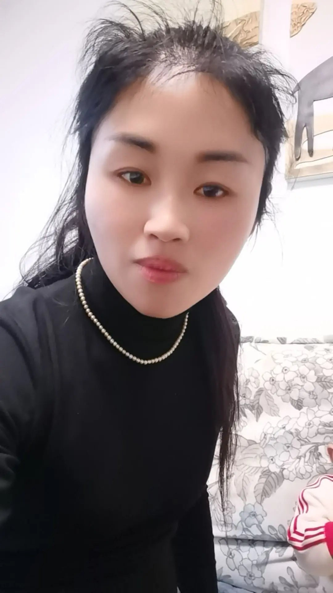 生活带走了我千变万化的模样，我给自己留下了多愁善感的性格