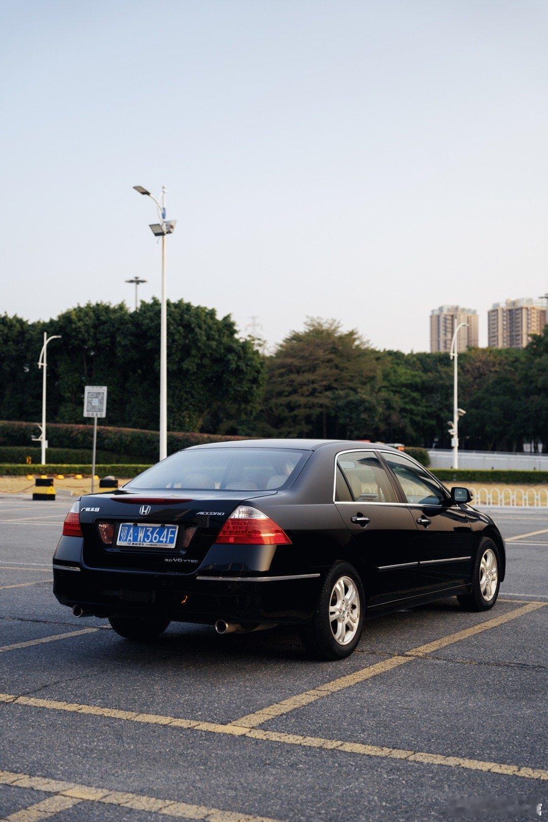 2006 广本雅阁3.0 CM6虽然同时期的高级车开了这么多，但摸上3.0七代雅