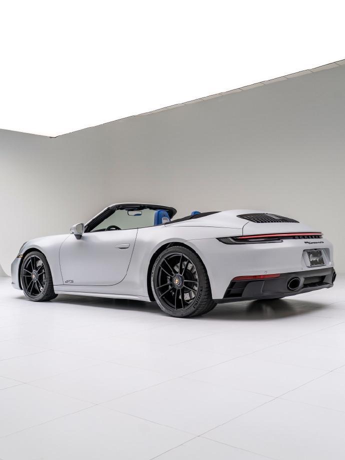 保时捷911 Carrera 4 GTS Cabriole内饰戳中细节控——黑/