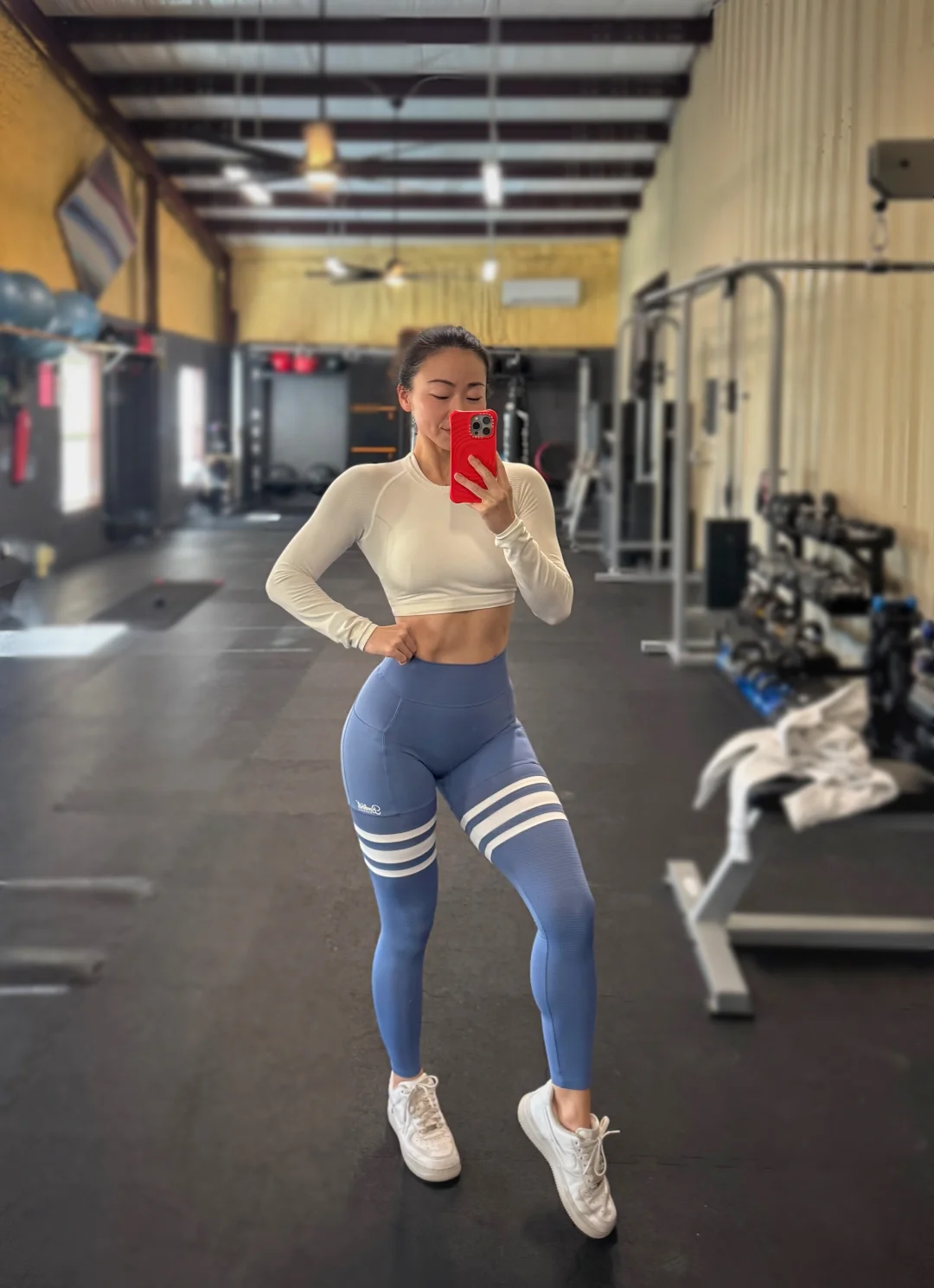 大腿裤拿出来晒晒，再不穿就发霉了😅