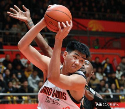 焦伯乔真不如他！徐昕是中国文班亚马，27+14打爆贾尔斯




徐昕太强了，面