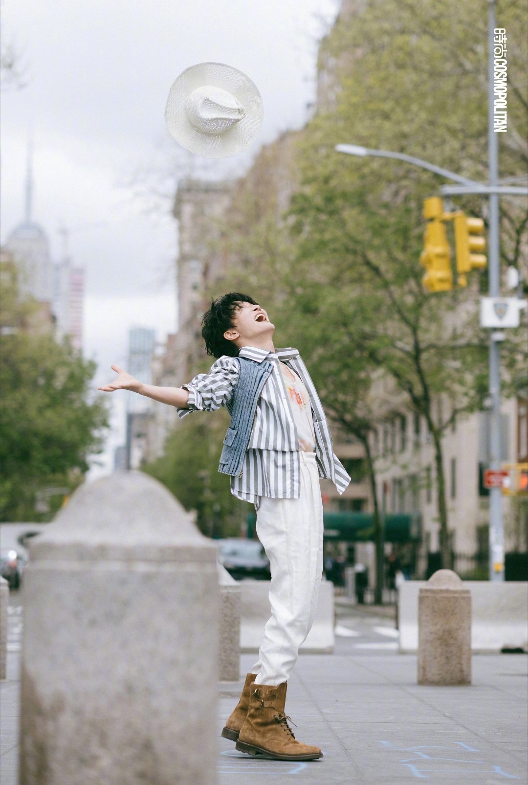 周深红尘慌慌周深百花杀主题曲红尘慌慌周深还是孟子义邀请来唱的周深的演绎层次丰富，