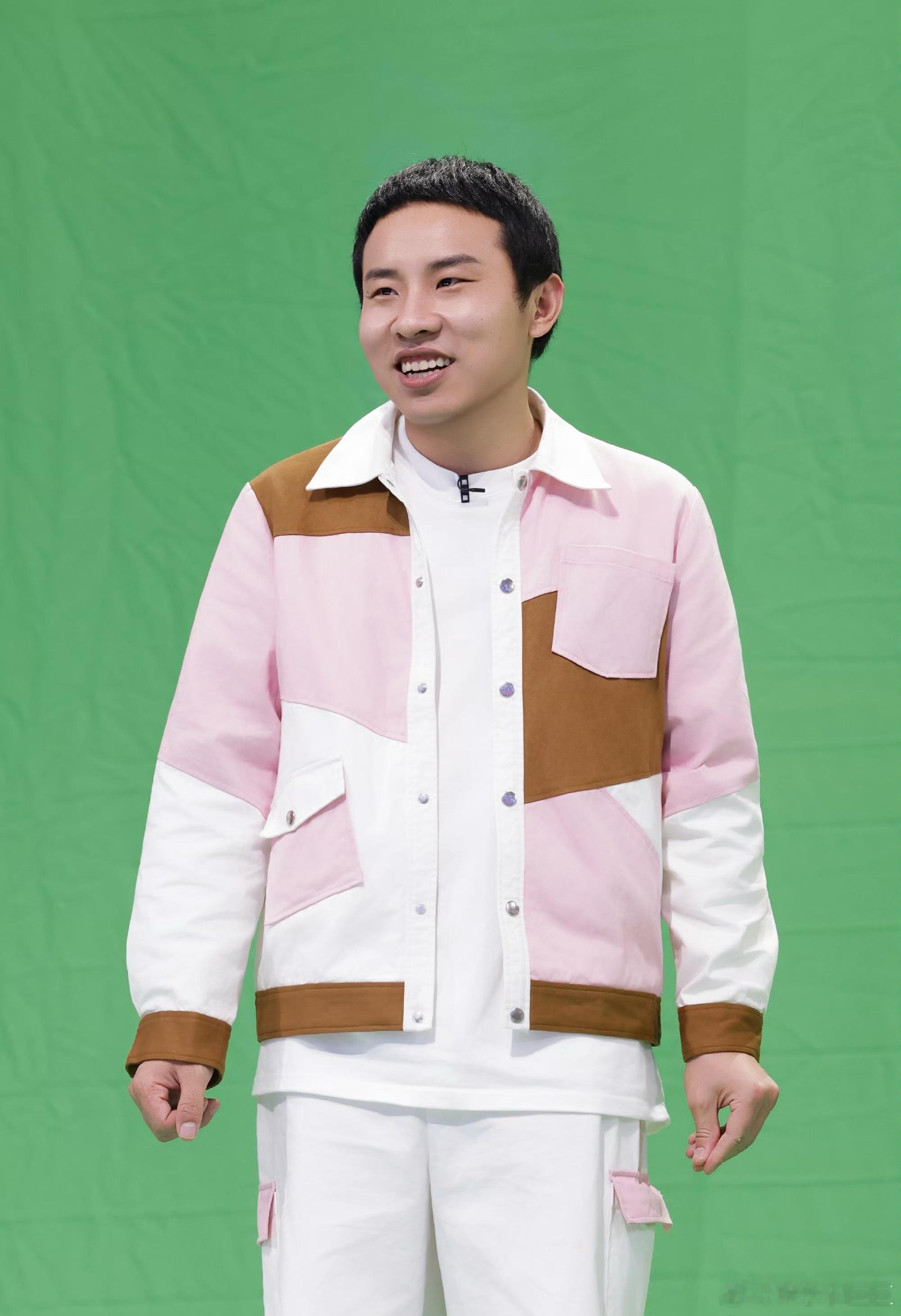 孟子义徐志胜一张口我就想笑堪称行走的快乐源泉，只要两人同框出镜，欢乐氛围直接拉满