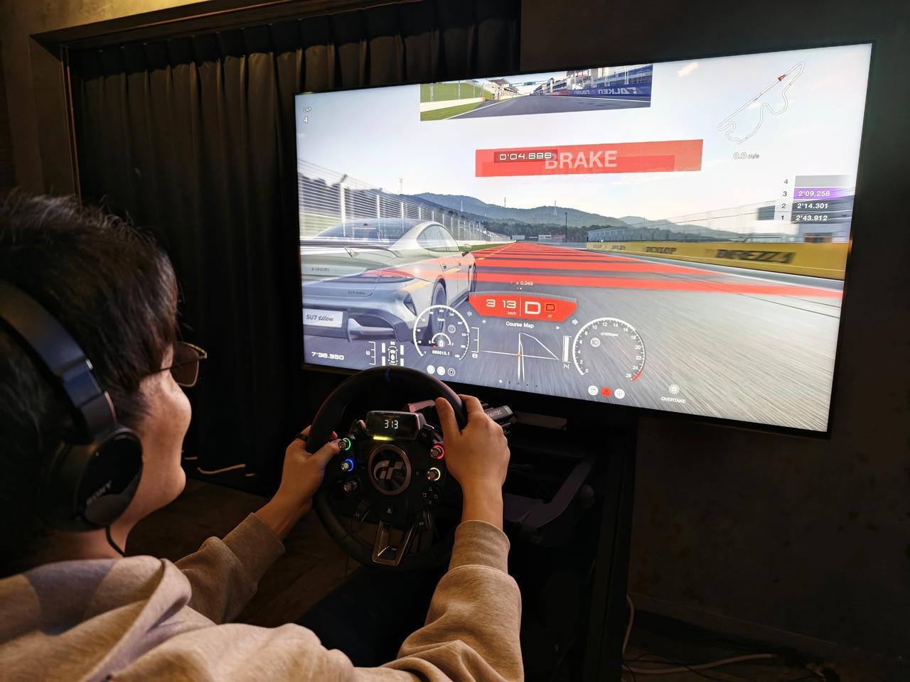 SU7 Ultra已于昨天晚上正式登录《GT赛车7》，游戏里中国车那一栏中有且只