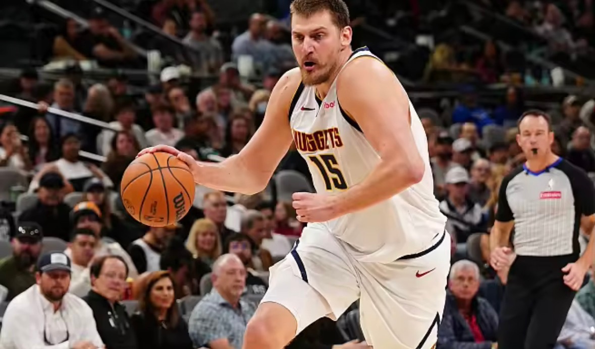 今日，NBA 季后赛首轮继续进行，G5掘金客场挑战森林狼。比赛目前进行到末节5分