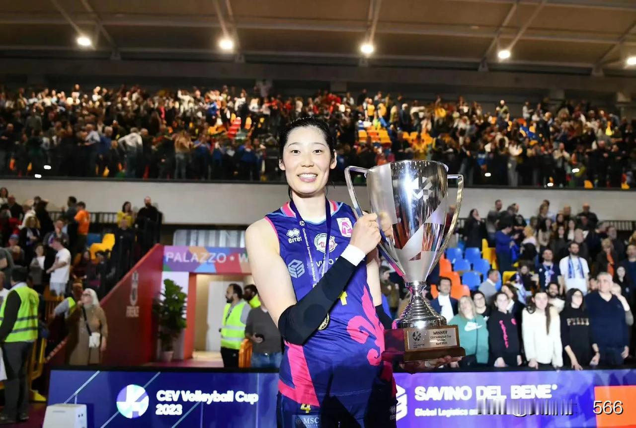 应该正确看待朱婷暂时不回归国家队的问题
       随着2024年世界女排联赛