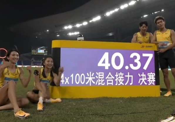 破全国纪录福建在全运会4x100混合接力夺冠 何锦櫶林雨薇领衔