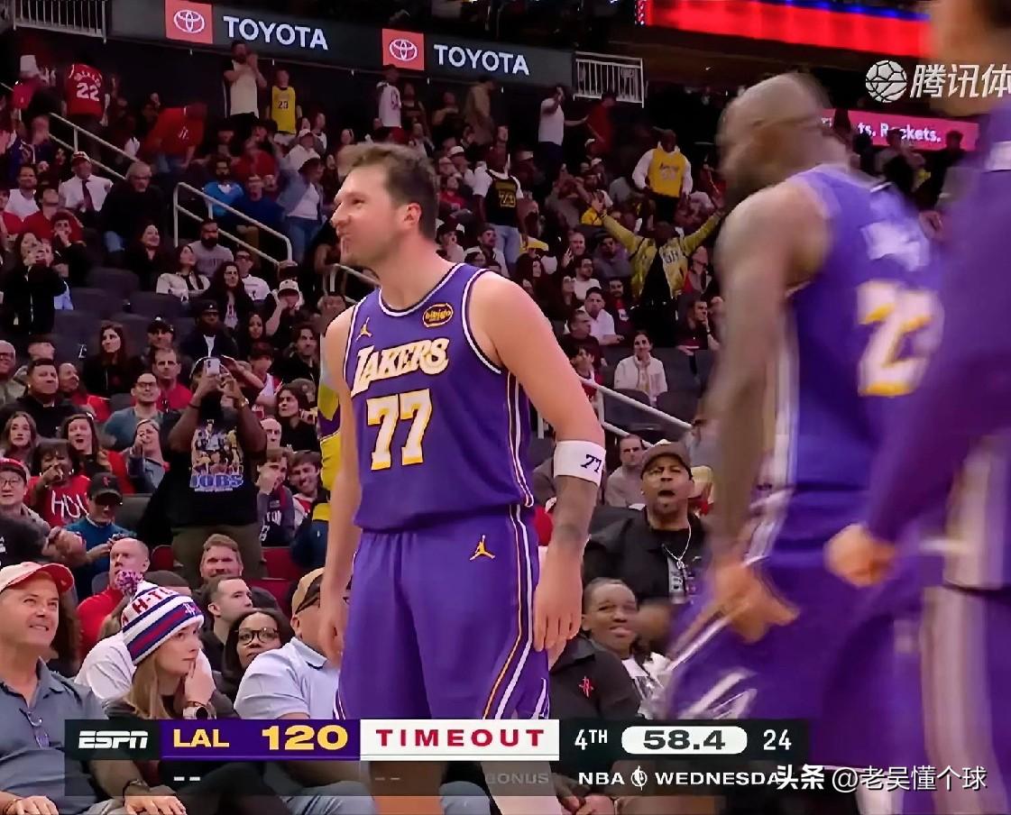 对老詹的敬重，东契奇这回可是给足了，他很谦逊。

湖人强势击败火箭的赛后，记者问