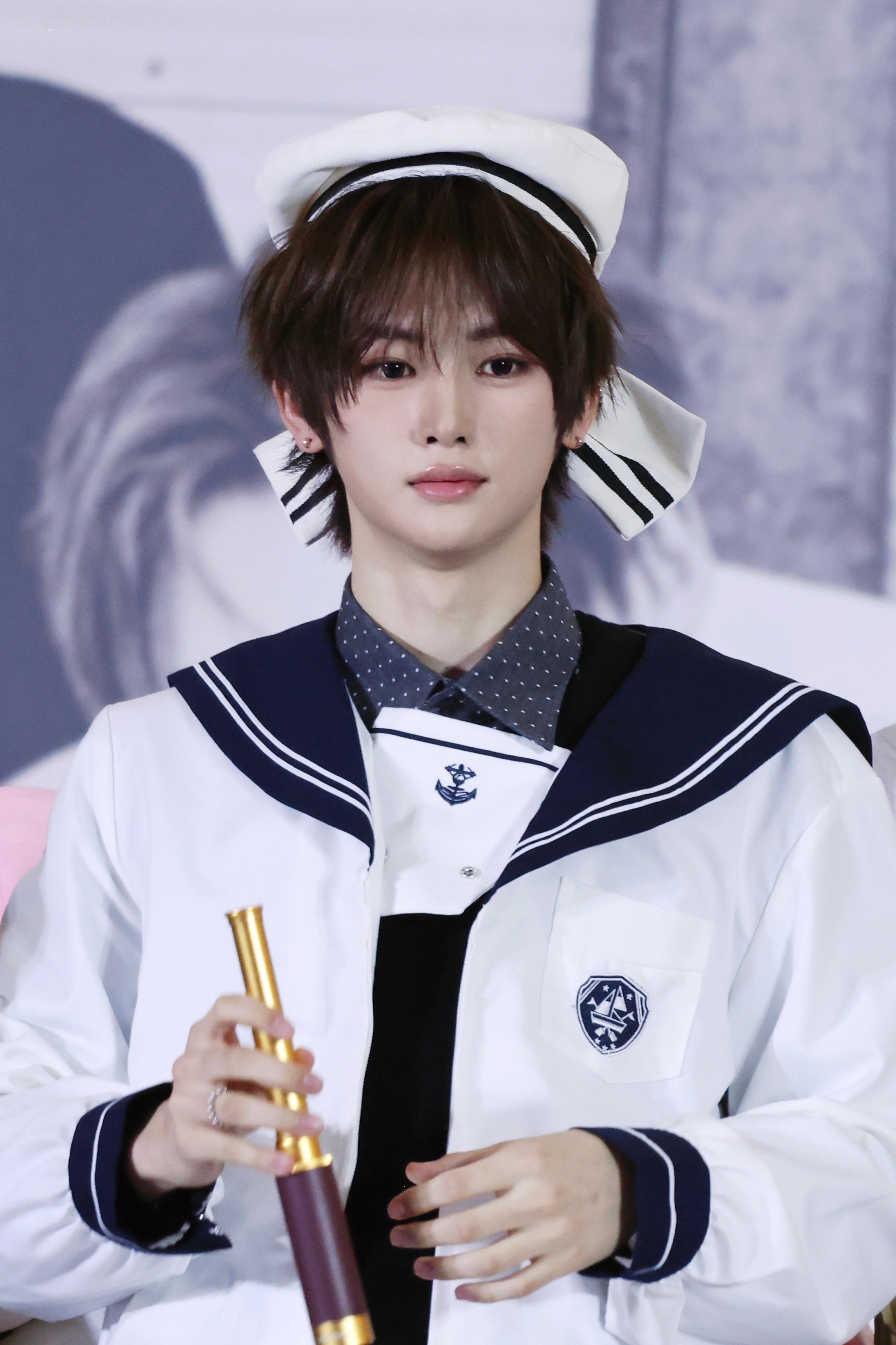 我养的年上小狼狗和年下小奶狗碰面了 我该怎么办求解 ​​​