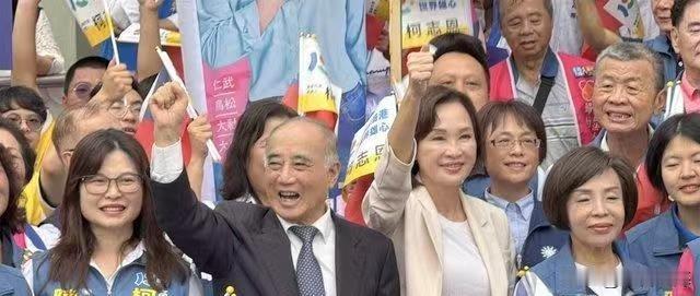县市角逐登记时间已经进入倒计时最后一天，蓝营方面连日来已经有多人完成登记，至于李