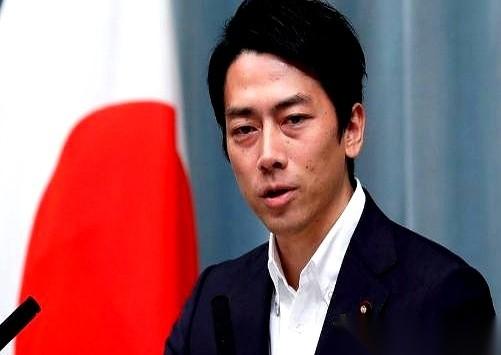 日本防卫大臣小泉进次郎，算是把话挑明了。
他对着镜头直说，部署远程导弹，就是为了