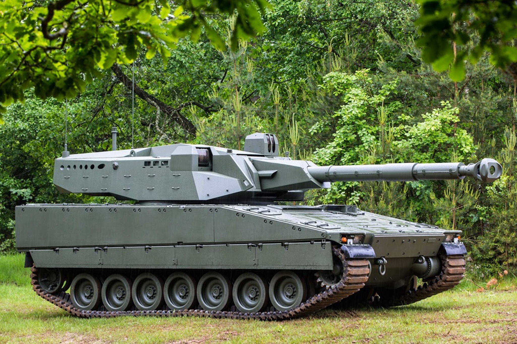 分享圖片：瑞典CV90 120/105輕型坦克 