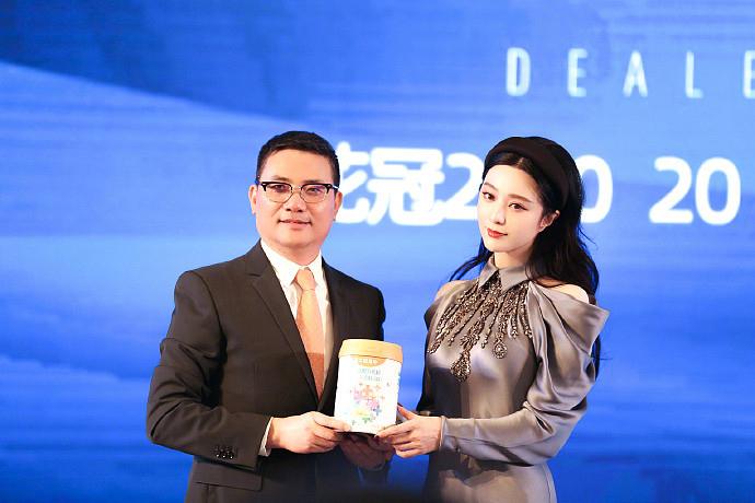 宗馥莉为什么没能守住江山？国民品牌娃哈哈跌落神坛，引人深思。

宗庆后靠家长式管