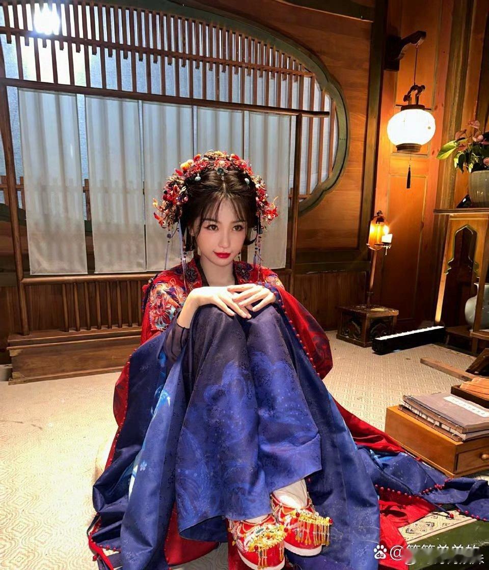 丁禹兮的眼神再度引发讨论，究竟是美瞳的光彩还是与虞书欣的微妙关系？让人期待揭开这