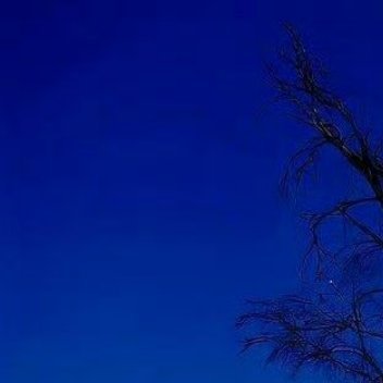 0000人要拿得起，也要放得下。拿得起是生存，放得下是生活；拿得起是能力，放得下