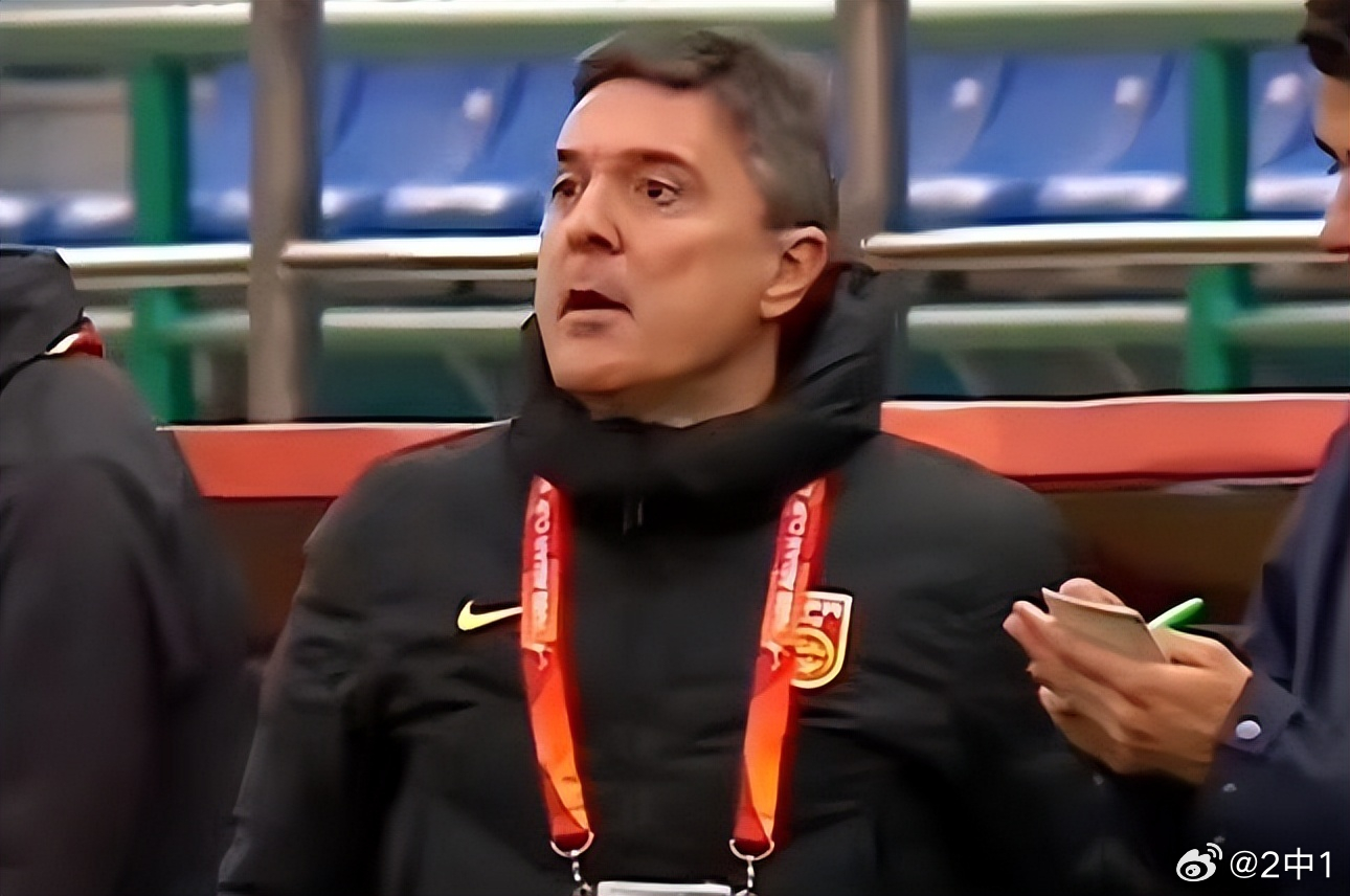 从玻利维亚到中国，安东尼奥只用了一届亚洲杯，就让质疑者闭嘴。历史性杀入决赛、超额