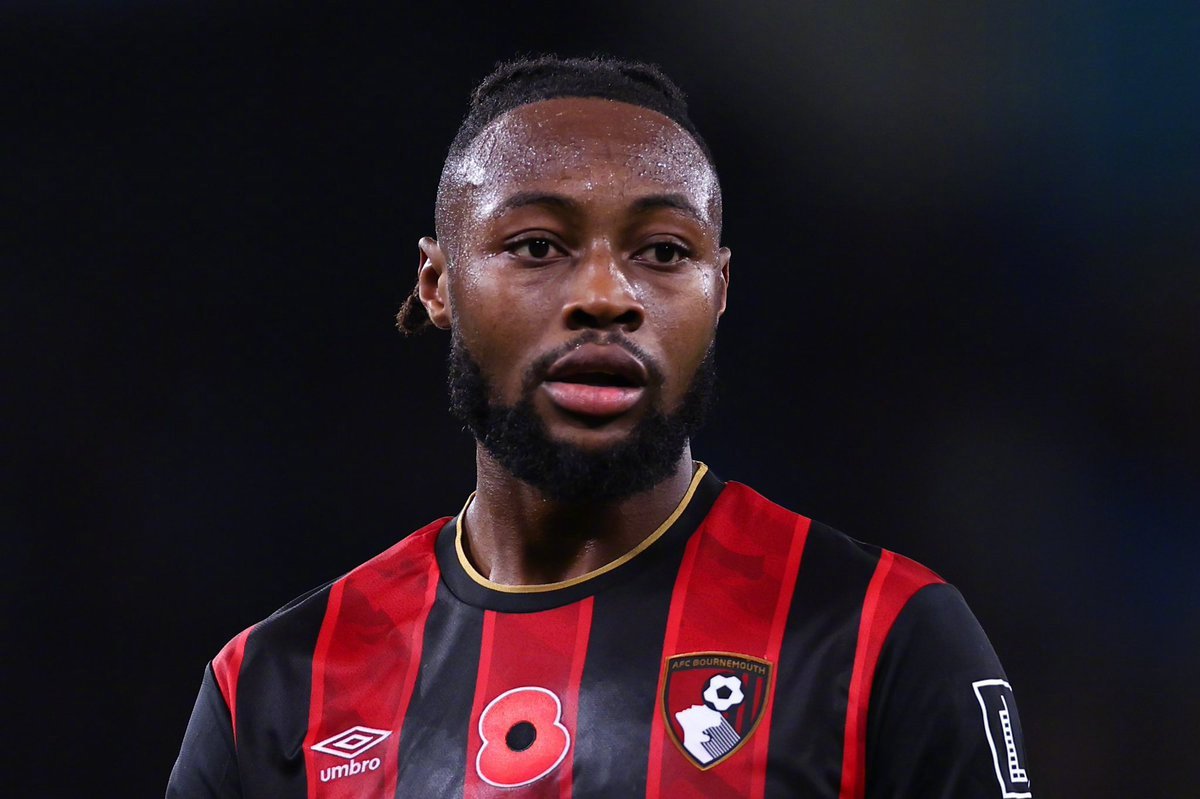 📢 突发消息：曼联不愿为签下安托万·塞梅诺而扭曲其薪资结构。消息源：SamC_