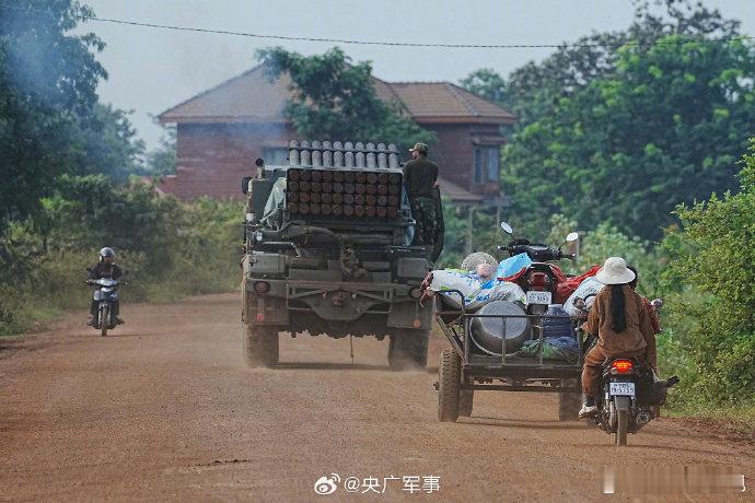 【柬官员称边境冲突致1名柬平民死亡】当地时间7月25日上午，柬埔寨奥多棉吉省副省