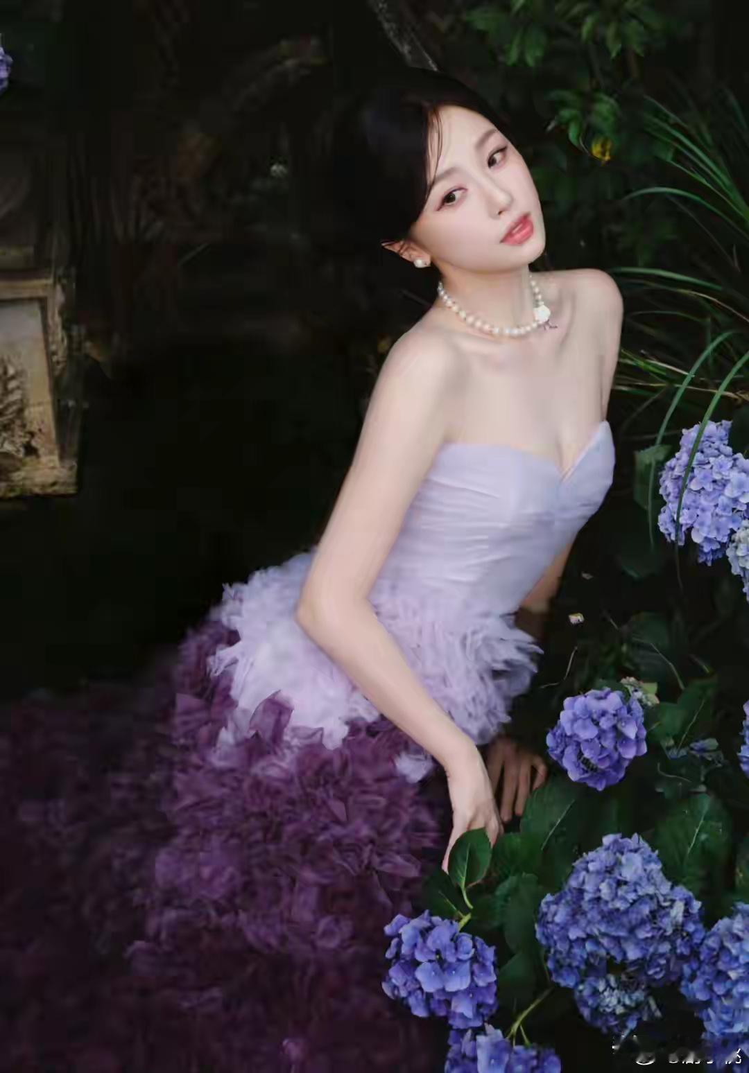 1.陈妍希现在在老家确实有新男朋友了，她离婚之后身边一直不缺人，只是前面接触的她
