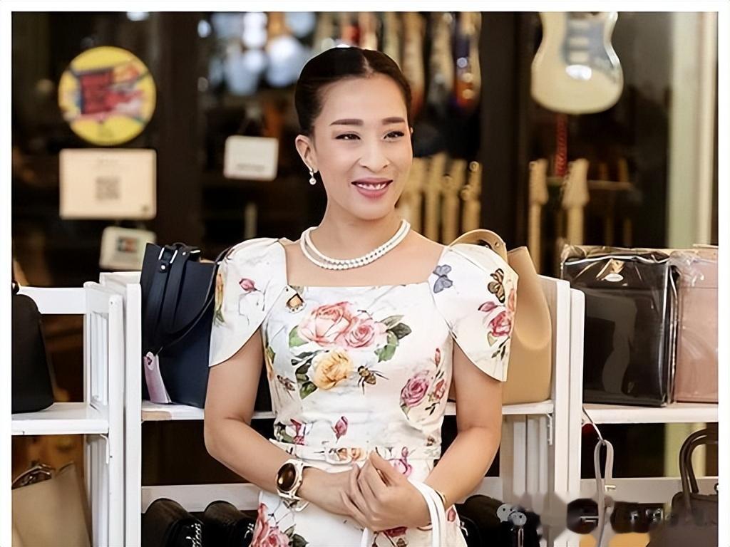 泰47岁准王储帕公主昏迷3年半去世！王室借机除掉流亡王子