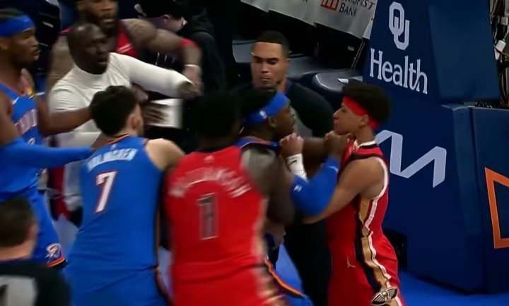 鹈鹕雷霆比赛后爆发剧烈冲突 多特费尔斯掐架 费尔斯多次冲锋被拦雷霆男篮 雷霆主场